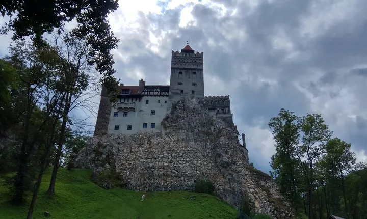 Private Peles & Bran Castles and Brasov City Tour from Bucharest