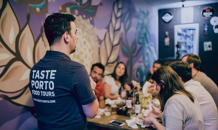 Craft Beer & Food Tour in Porto