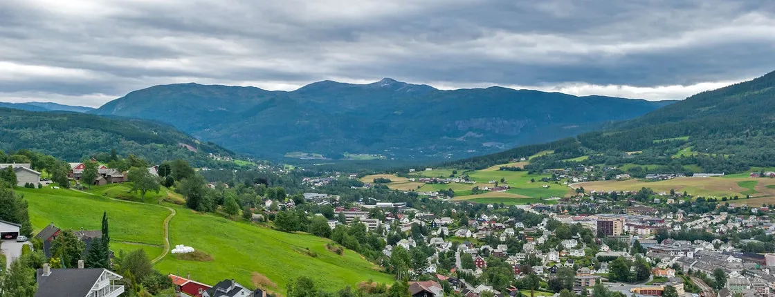 Self-guided tour to Nærøyfjorden and Flåm with a premium Fjord cruise and Flam railway