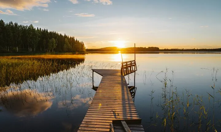 Lapland Adventure Day Tour: From Best Attractions to Midnight Sun