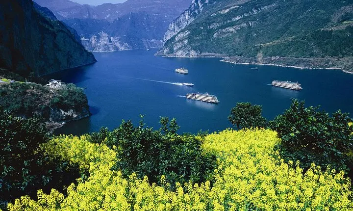 11 Days 10 Nights Leisure China Tour with Yangtze River Cruise