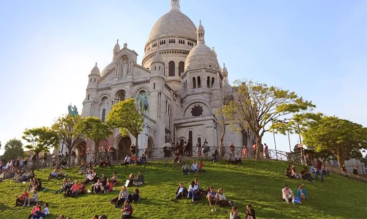 Montmartre Sacre Coeur Tour with Local guide