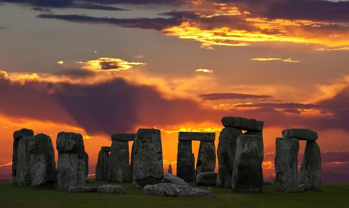 Stonehenge Summer Solstice Tour from London: Sunset or Sunrise Viewing