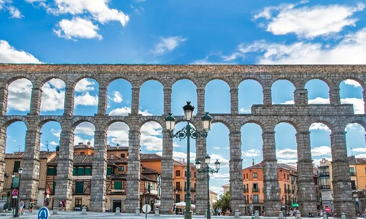 Segovia - Old Town tour including Castle visit