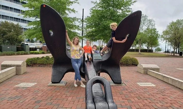 Norfolk City Scavenger Hunt Excursion by Wacky Walks