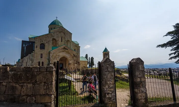 Kazbegi - Kutaisi Shared Transfer