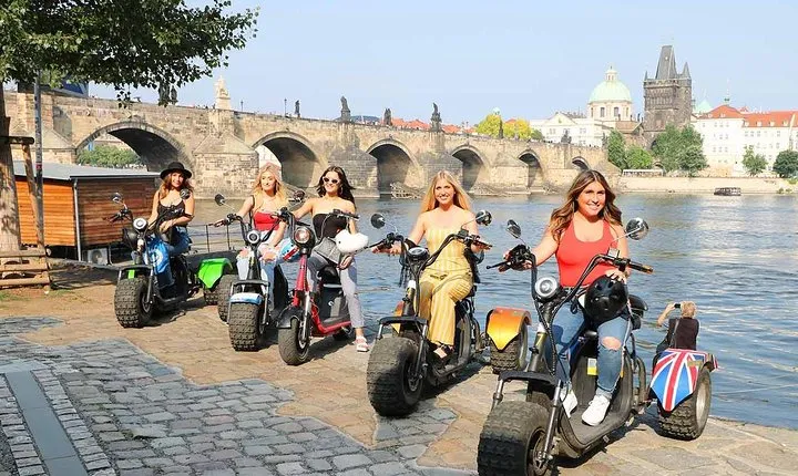 Live-Guided ️Trike-Harley️ Viewpoints tour of Prague