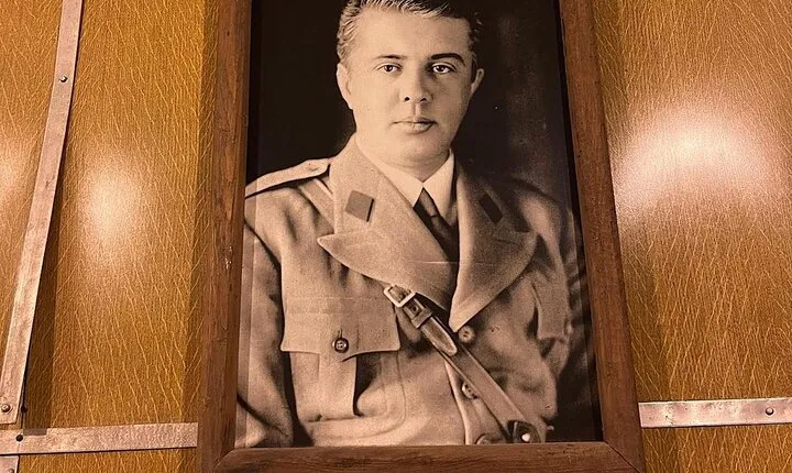 Guided Walking Tour: Dictator's Footprints Enver Hoxha in Tirana