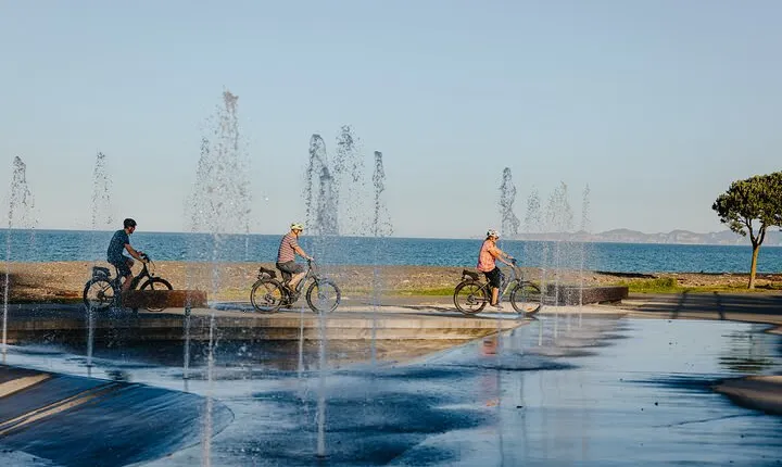 Coast to Vineyards Self-Guided Scenic Cycle Tour from Napier