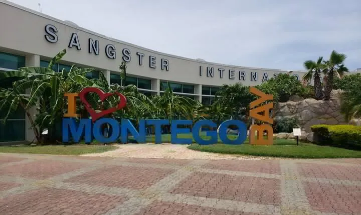 Airport Transfer Montego Bay: Riu Montego / Reggae / Palace