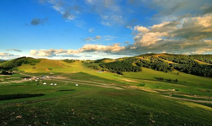 Private Transfer Service: 2-Day Wulan Butong Grassland from Beijing