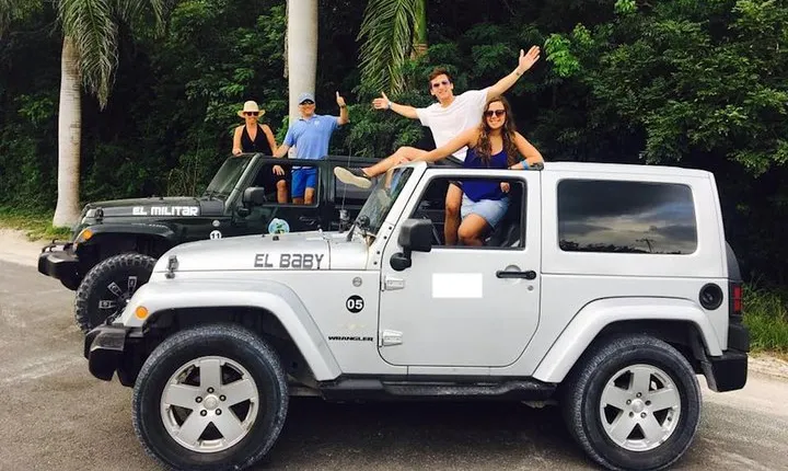 Cozumel Private Jeep Tour with Snorkeling Experience and Lunch