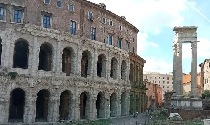 Ancient Rome Tour with an Archaeologist - Small Group