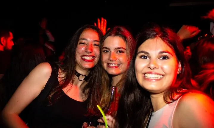 Original Paris Pub Crawl 