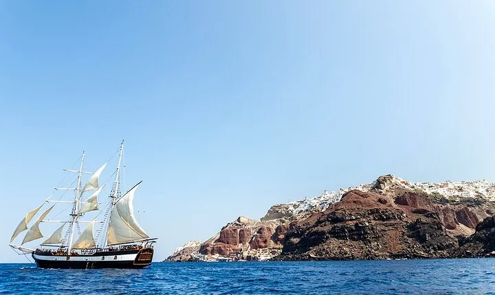 Daily Sunset Sailing Cruise Tour in Santorini