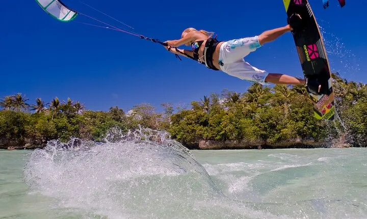 Learn kitesurfing in Boracay