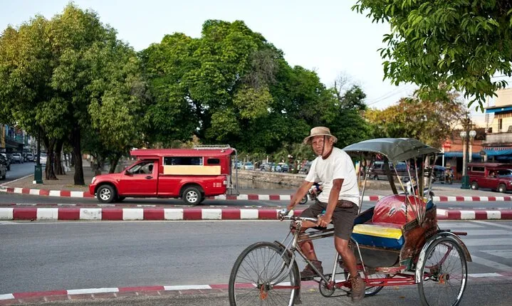 Half Day Private Chiang Mai Trishaw Ride and Mae Ping River Cruise