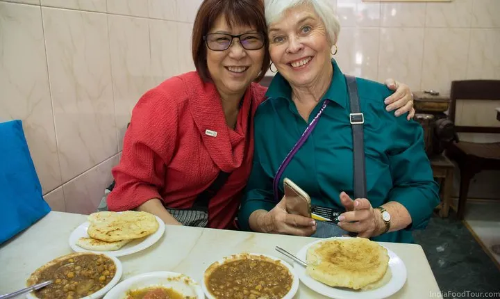 Full Day Food Tour Of Delhi with a chef. Includes Tea Tasting