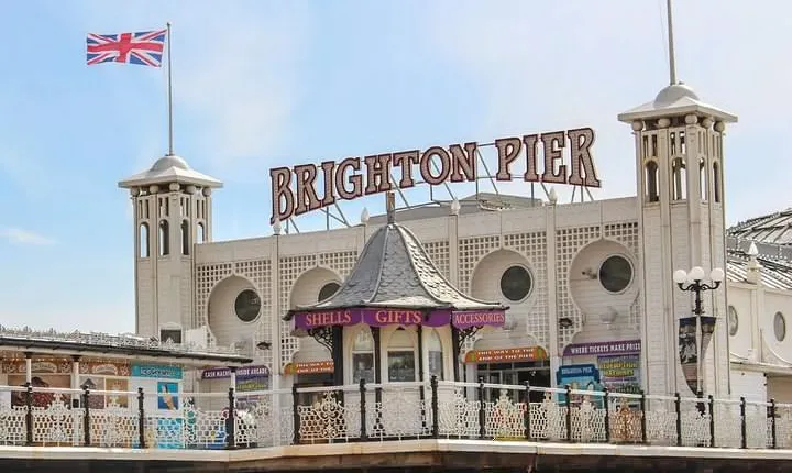 Private Chauffeured Day Trip to Brighton Pier from London in a Luxury Minivan