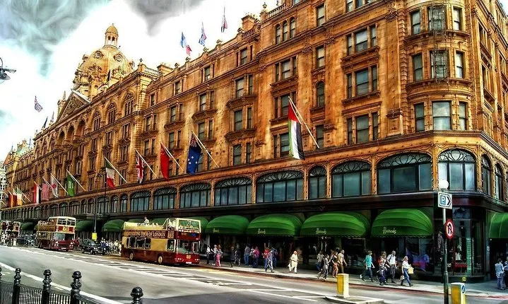 Shopping Tour in London in a Executive Luxury Vehicle private 