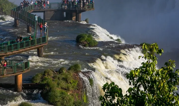 Airport Cataratas IGU Pick-Up & Iguassu Falls Brazilian Side & Bird Park