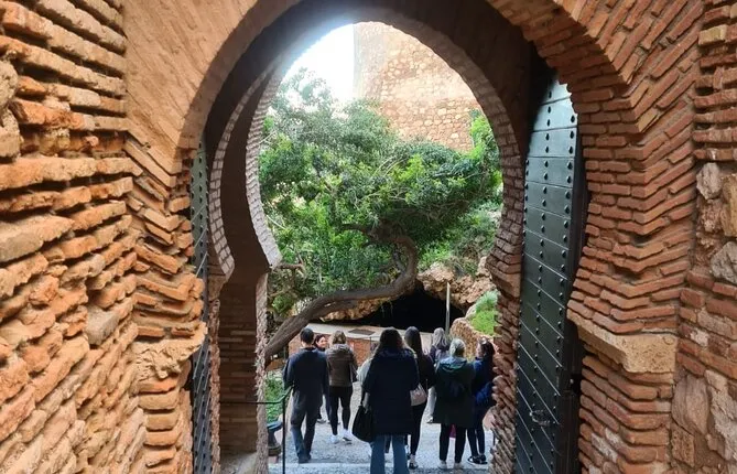 2-Hour Tour to Alcazaba de Almería and Barrio Andalusí