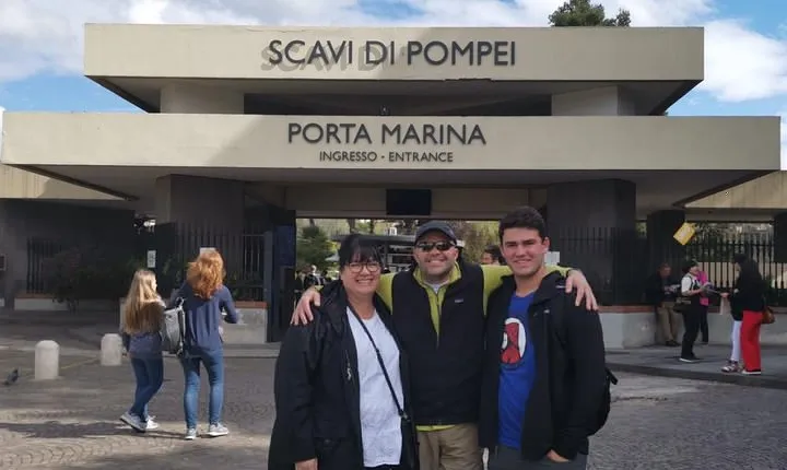 Pompeii and Herculaneum Skip-The-Line with Lunch&WineTasting from Rome