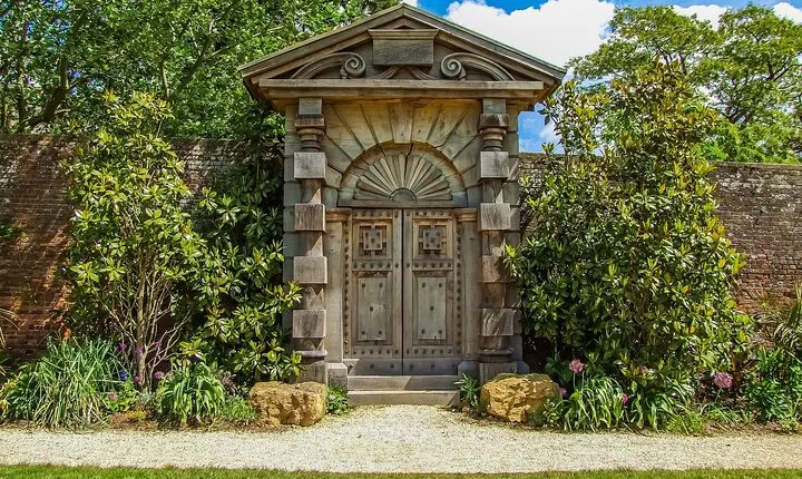 Private Day Trip in Arundel Castle Splendor from London