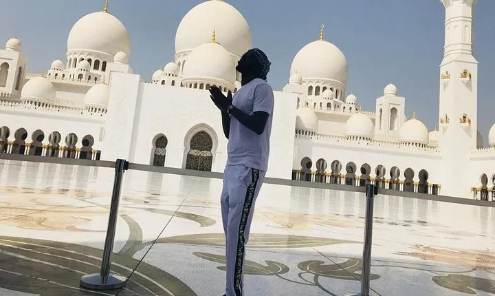 DEAL: Sheikh Zayed Grand Mosque and Dubai Red Dunes with BBQ Dinner
