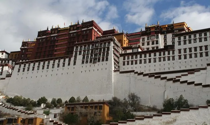 Lhasa Tour: A Glimpse of Tibet