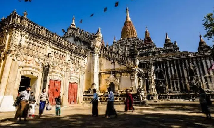 Bagan-Mandalay River Sightseeing Boat Ride