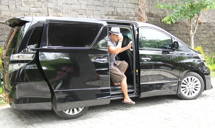 Belize Airport (BZE) to San Ignacio - Round-Trip Private Transfer