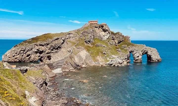 From Bilbao: Gaztelugatxe, Bermeo, Mundaka and Gernika with Txakoli