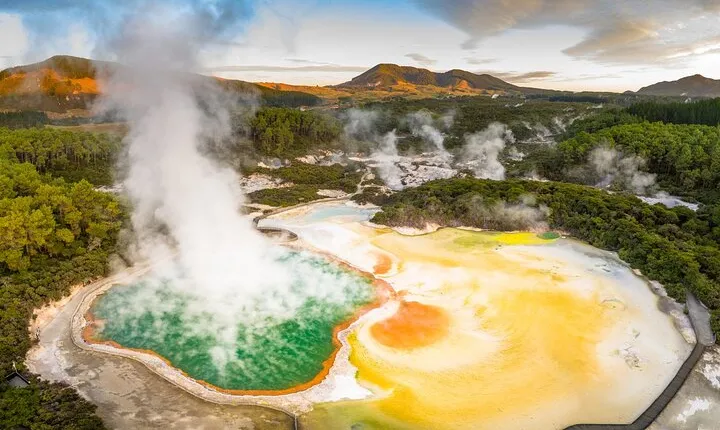 Private Luxury Auckland-Rotorua Geothermal Wonderlands
