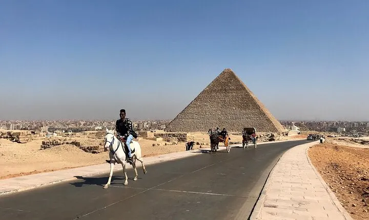 Giza Pyramids and Egyptian Museum of Antiquities