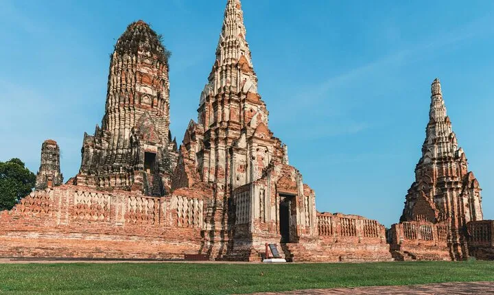 Ayutthaya Bicycle Tour with Scenic Boat Experience
