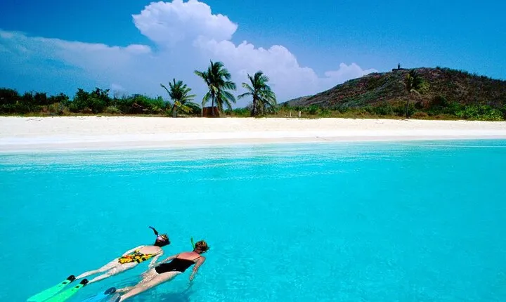Culebra Power Boat Snorkeling & Beach Tour All Inclusive