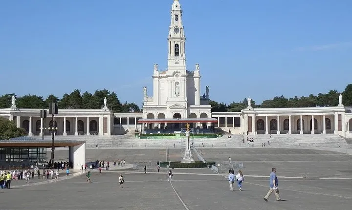 Private Tour - Fátima, Nazaré and Óbidos(Luxury)