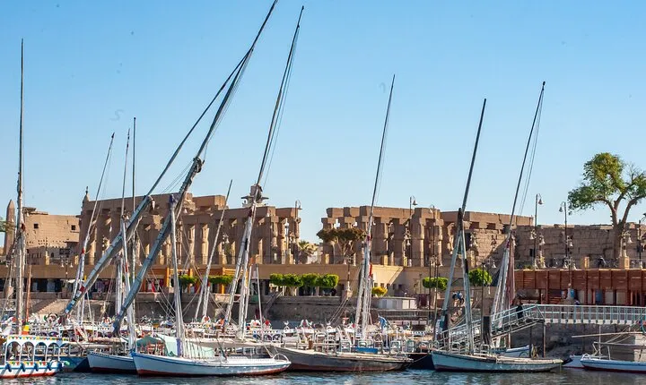 Full day tour from Hurghada to Luxor and Karnak and Medinet Habu