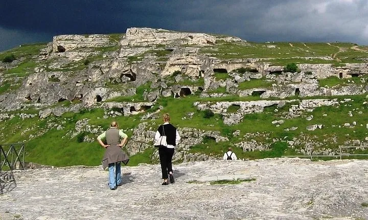 Guided Tour to the Sassi of Matera in Spanish