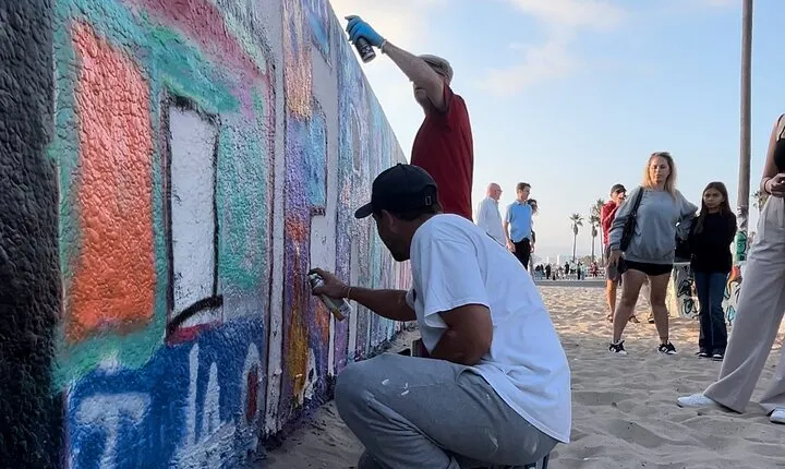 2 Hour Spray Paint in Famous Venice Art Walls