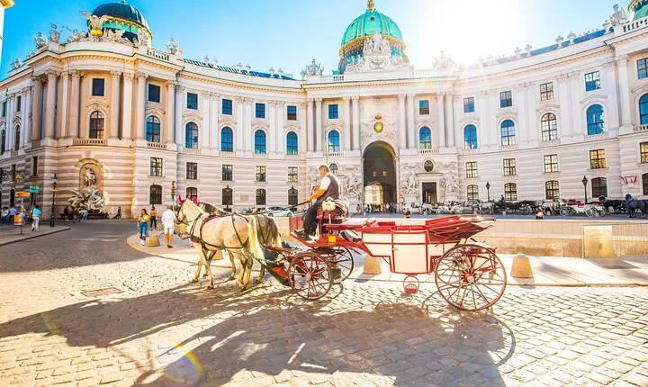 Skip-the-Line Sisi Museum, Hofburg and Gardens Tour Vienna