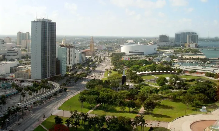 Private 8-hour City Tour of Miami with private driver/guide with hotel pick up