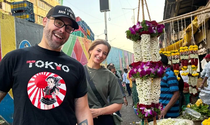 Mumbai Market and Temple Tour With Local Street Food 