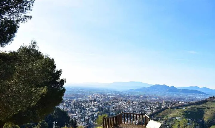 Hiking in the natural park on the outskirts of the Alhambra