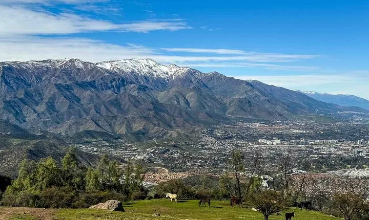Andes Escape: Half day Hike from Santiago