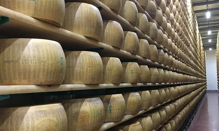 Cars&Food: Lambo, Ferrari, Parmigiano, Balsamic, PrivateTransport