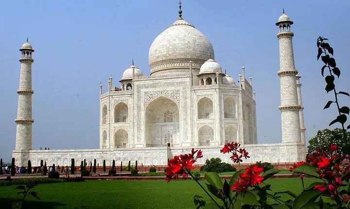 Private Sunrise Taj Mahal Tour from Delhi by Car