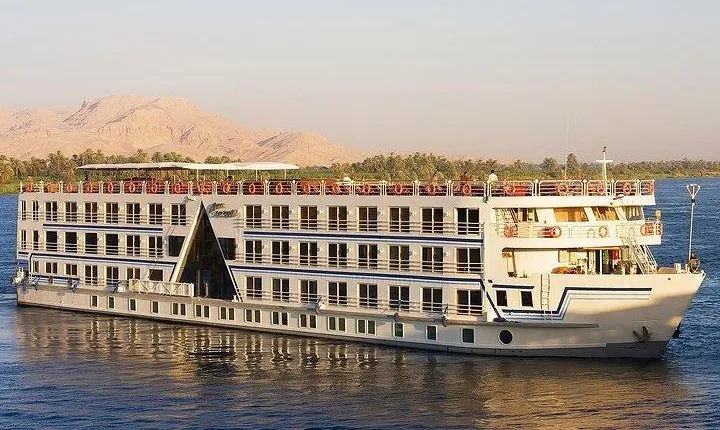 Luxury Aswan to Luxor Nile cruise 4 days