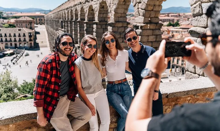 Segovia with Alcazar Guided Tour by High-Speed Train from Madrid